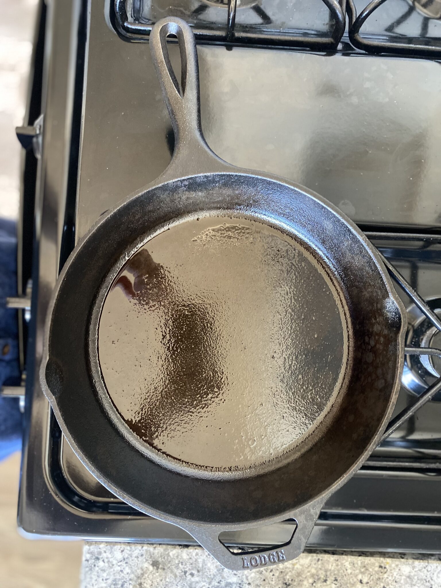 Cast Iron vs. Hex Clad Pan Comparison - Two Peas in Two Pods