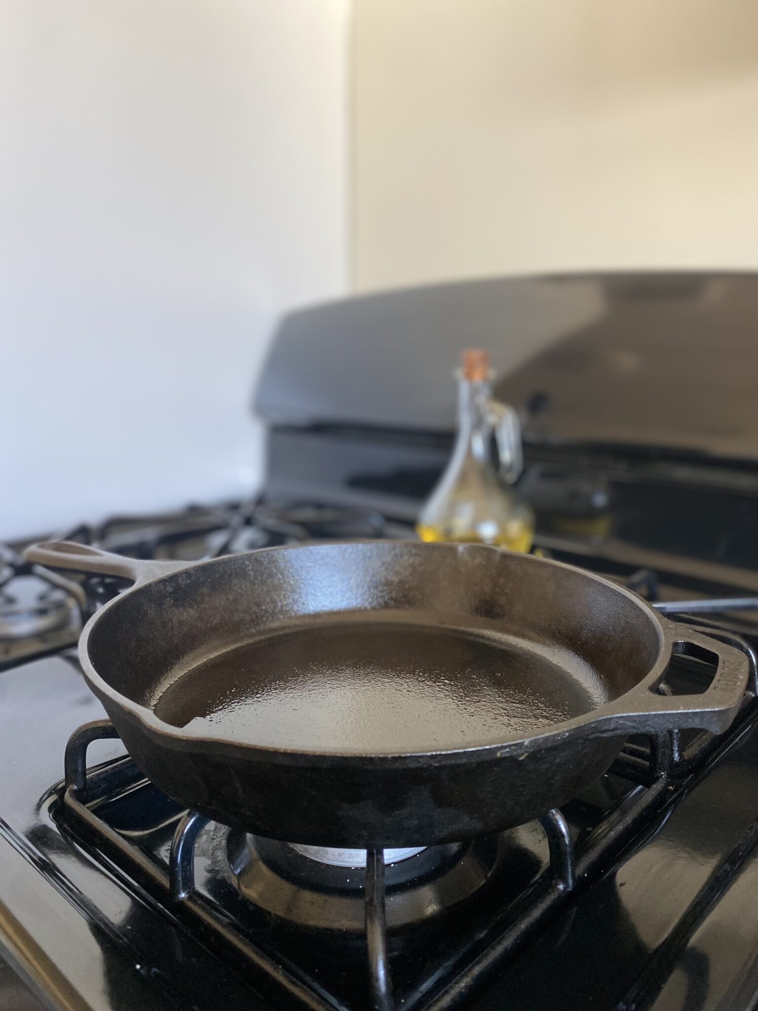 Cast Iron vs. Hex Clad Pan Comparison Two Peas in Two Pods