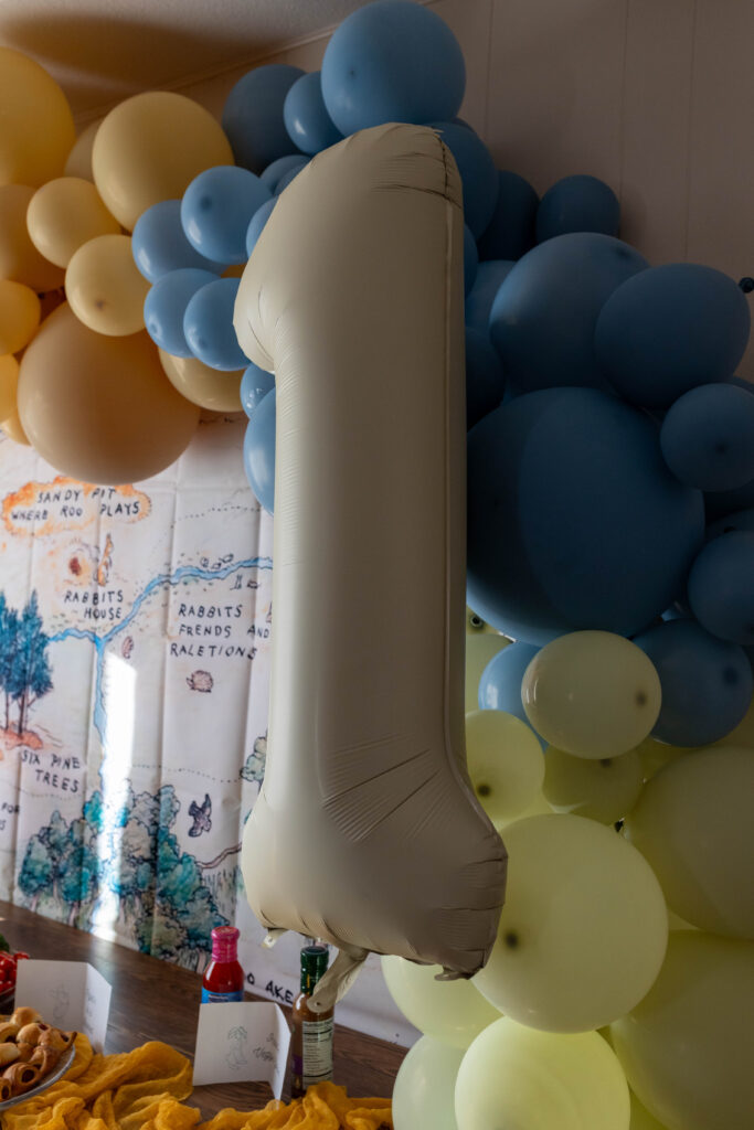 1 balloon on balloon arch